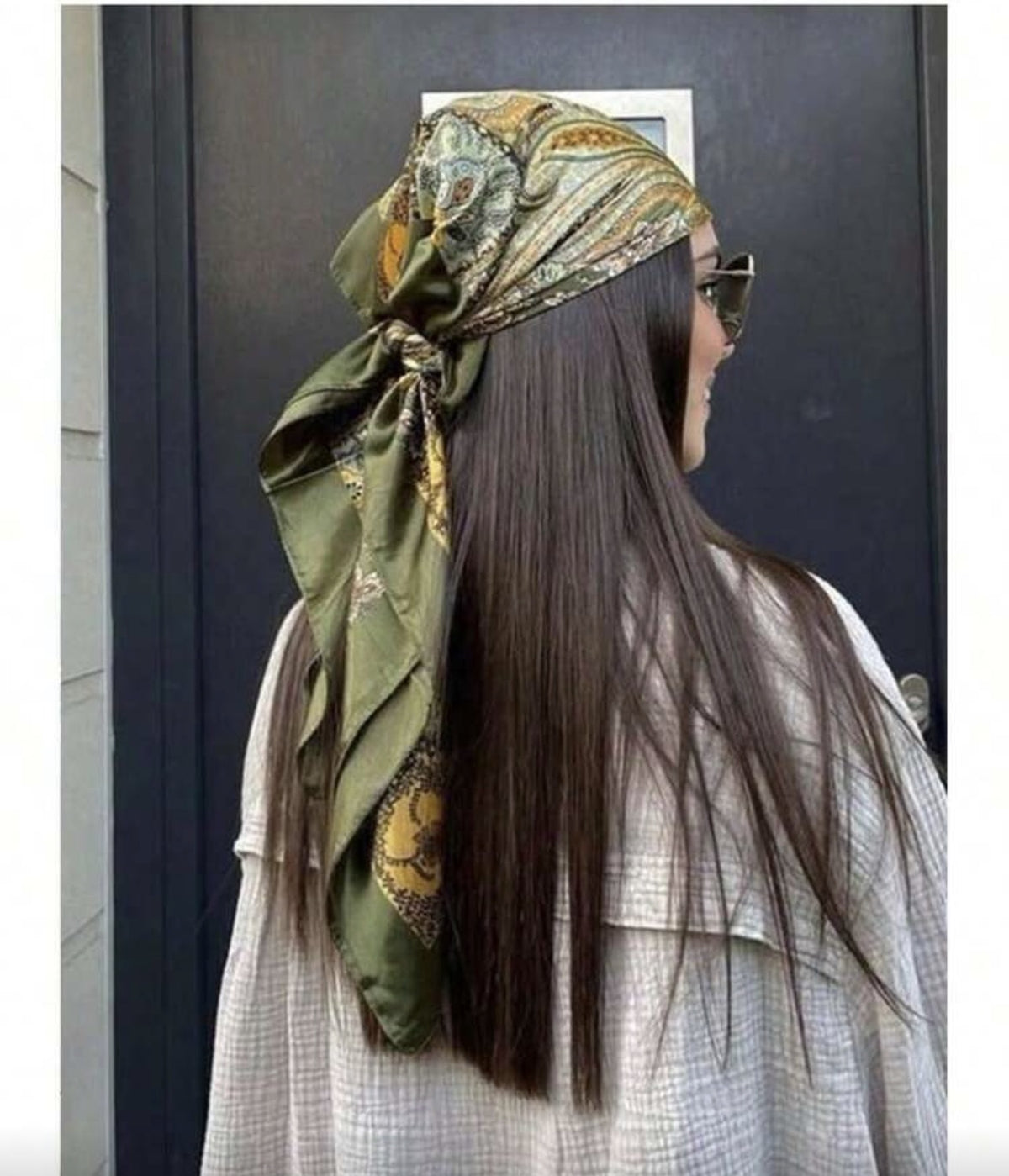 Paisley & Chain Print Satin Square Scarf – Headscarf, 90 × 90 cm