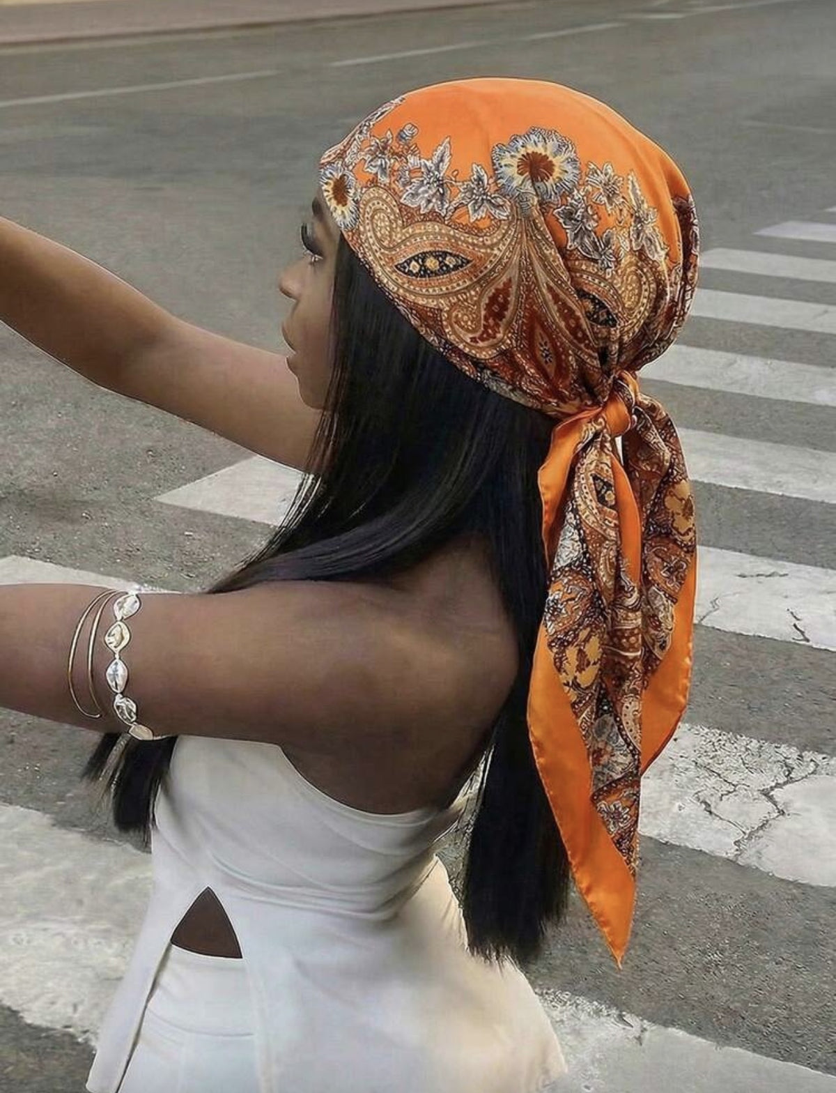 Paisley & Chain Print Satin Square Scarf – Headscarf, 90 × 90 cm